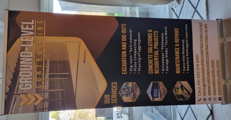 Ground-Level-Pull-up-Banner