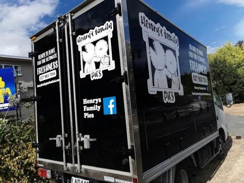 HENRYS-PIES-TRUCK