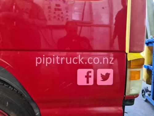 PIPIS-SIDE-DECALS