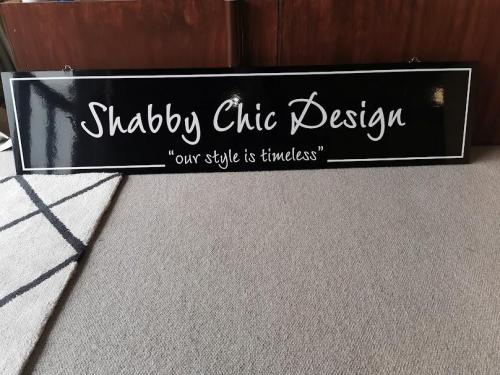 SHABBY-CHIC-HANGING-SIGN